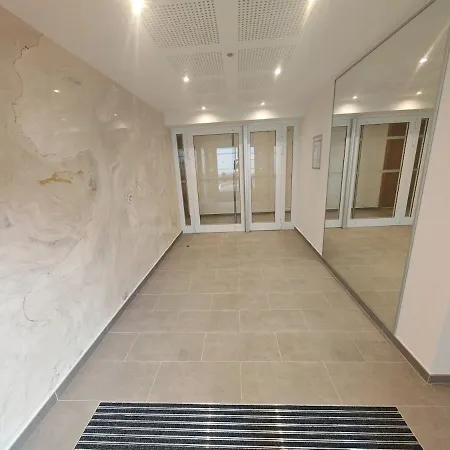 Bel Air Rooftop Pool Seaview 빌뇌브루베