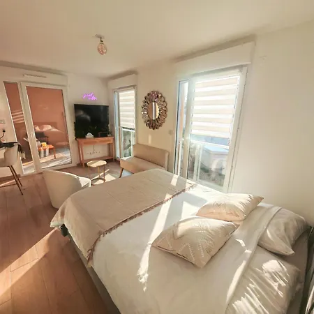 Bel Air Rooftop Pool Seaview 아파트 *