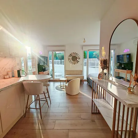 Bel Air Rooftop Pool Seaview 아파트 *