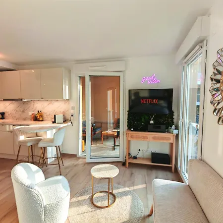 Bel Air Rooftop Pool Seaview 아파트 빌뇌브루베