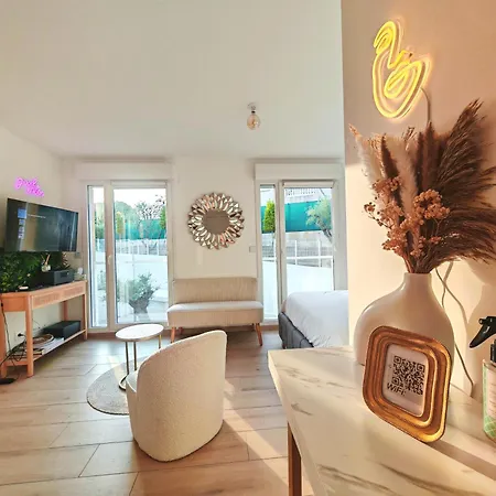 Bel Air Rooftop Pool Seaview Daire